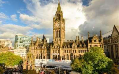 Unveiling the Pros of Honeymooning in Manchester